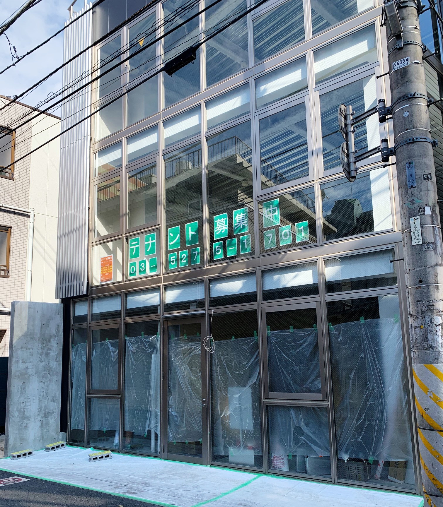 埼玉県さいたま市浦和区上木崎／JR京浜東北線・与野駅東口から徒歩30秒、駅前道路に面したガラス張りの新築ビルの2・3・4階テナント