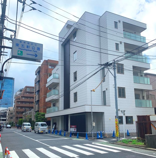 東京都新宿区東五軒町／東京メトロ神楽坂駅・飯田橋駅・江戸川橋駅から徒歩圏内、神楽坂エリアの視認性に優れた新築1階テナント